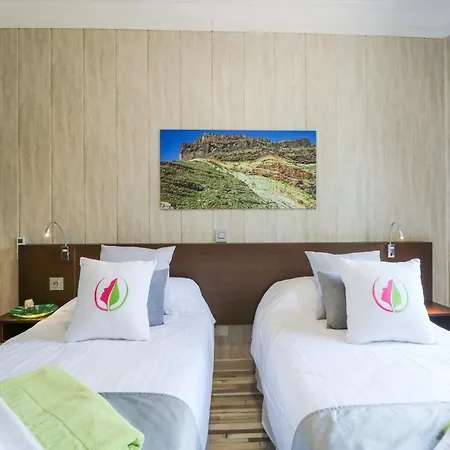 Majestic Mountain With Heated Pool Apartment